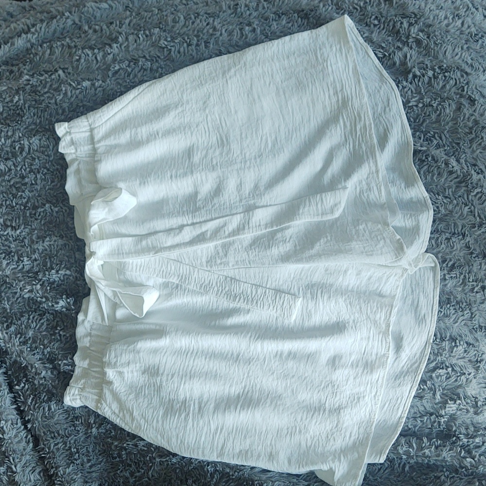 NEW White shorts